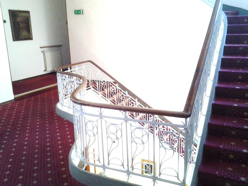 Hotel Nuovo Suisse Аласио Екстериор снимка